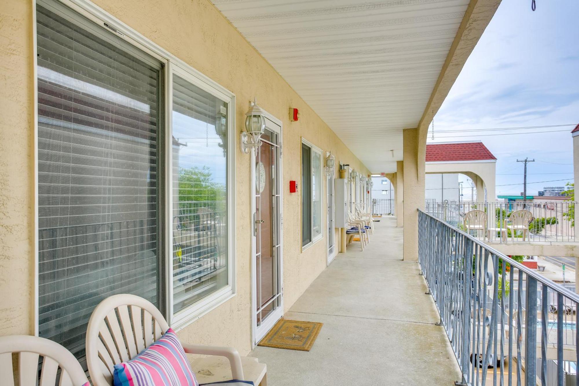 Quaint Wildwood Condo About Walk To Beach! エクステリア 写真